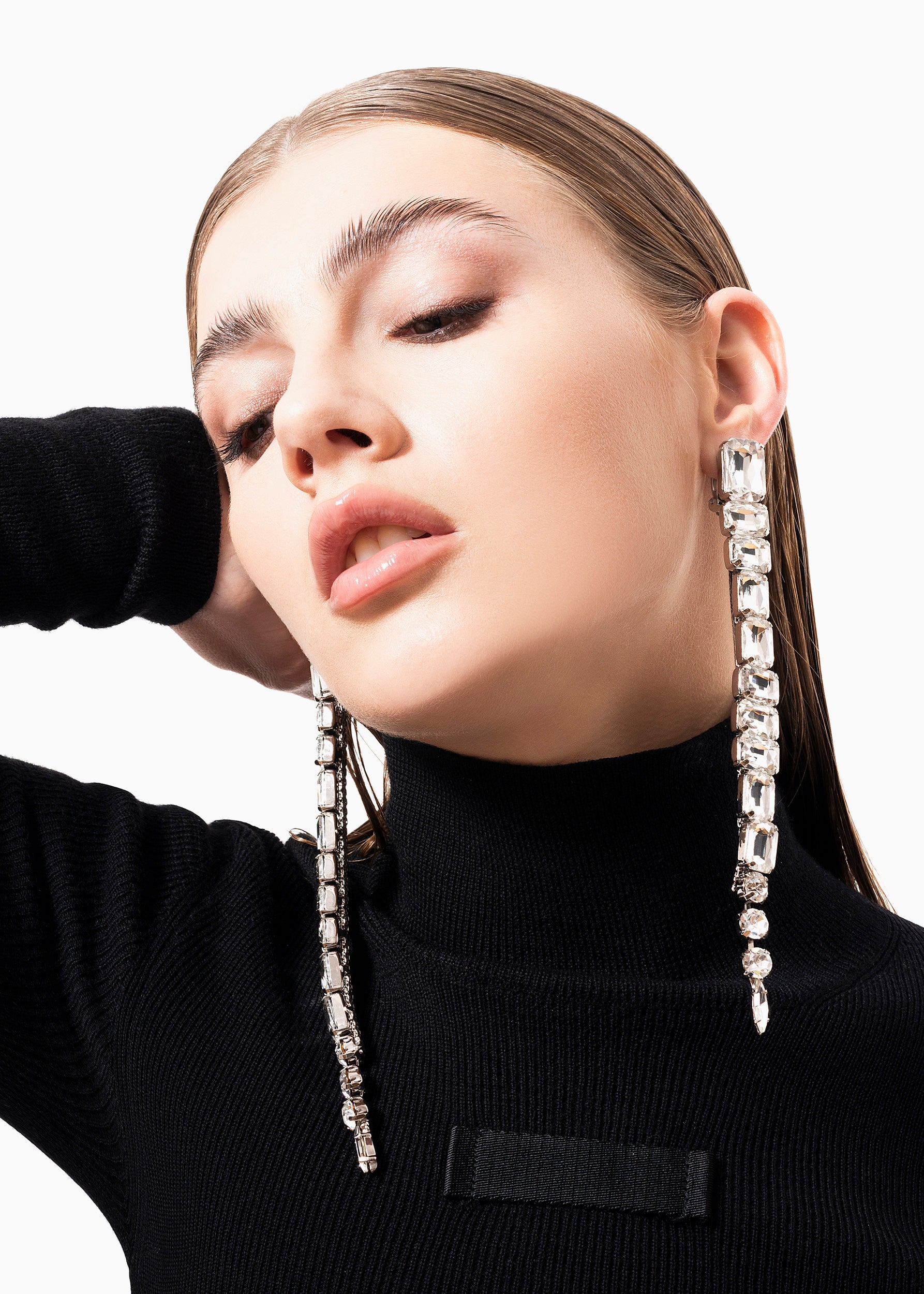 Cristina Earjewels crystal white